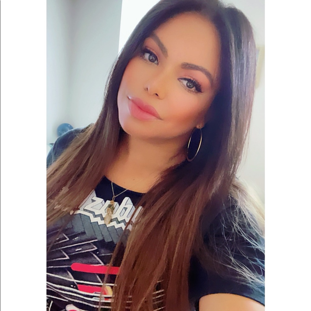 Thank You for shopping my closet 🖤⚡️